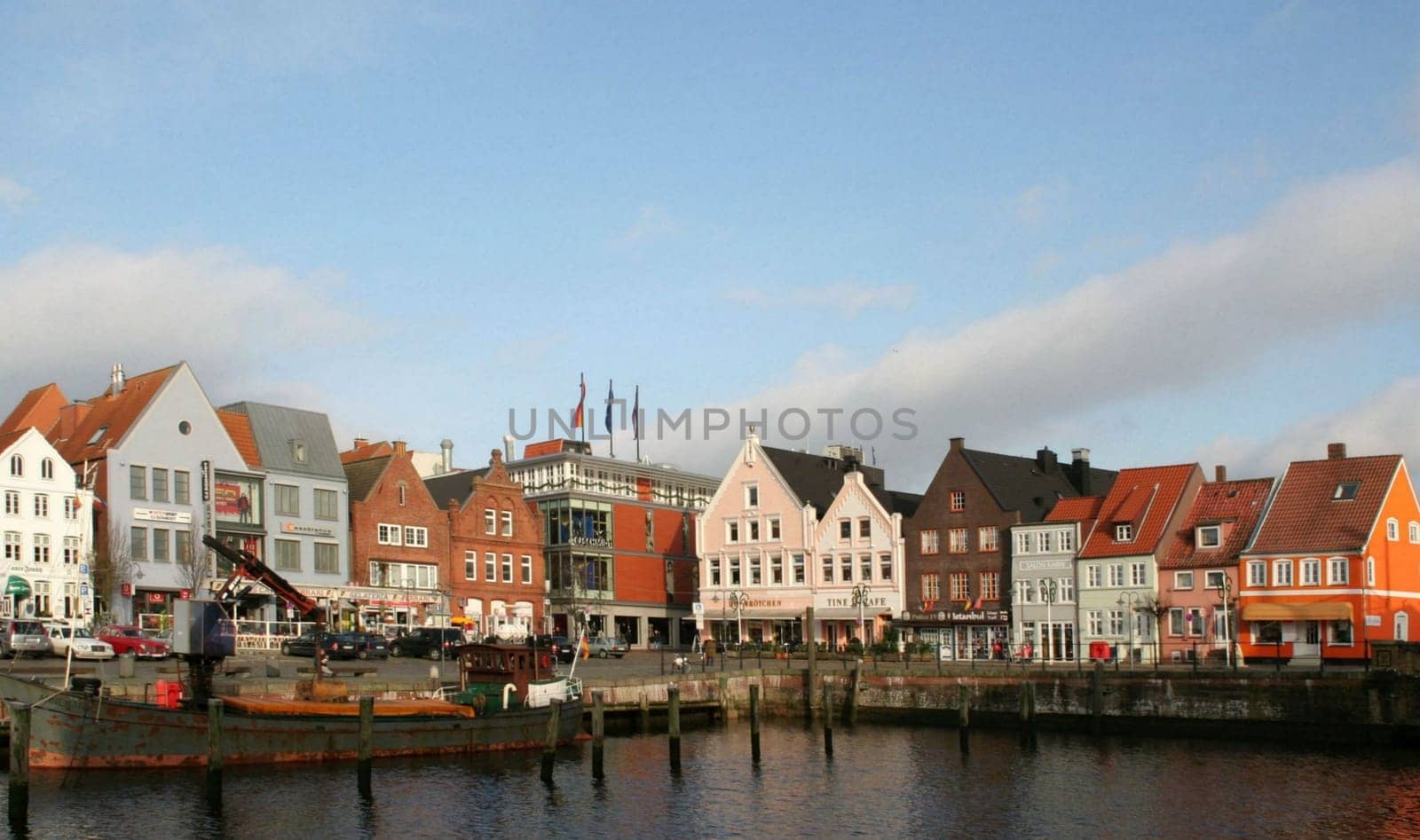 Inland harbour with old lock and loading dock on the north side,harbour fortifications with vaulted walls from 1870-78 Edited by Hannsel.... Thank you!!!!