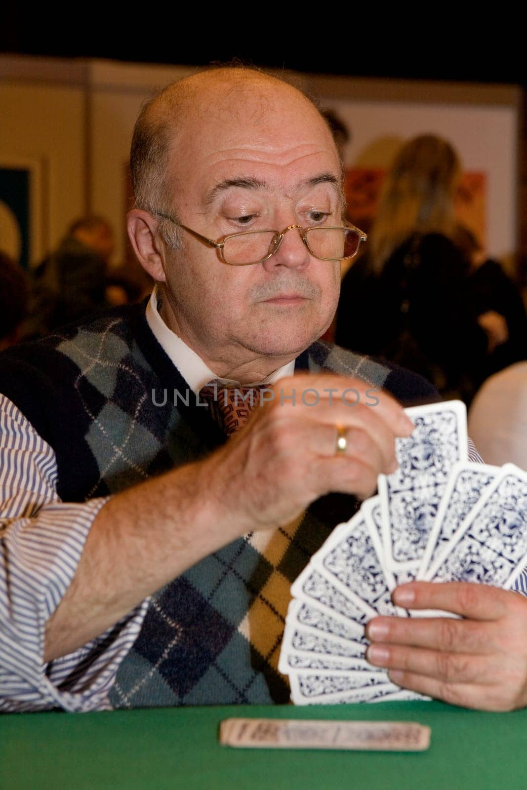 Play at cards