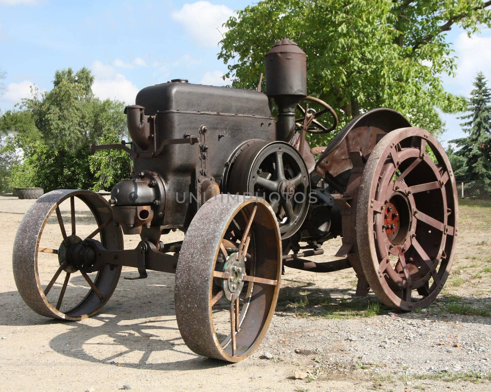 OLD TRACTOR