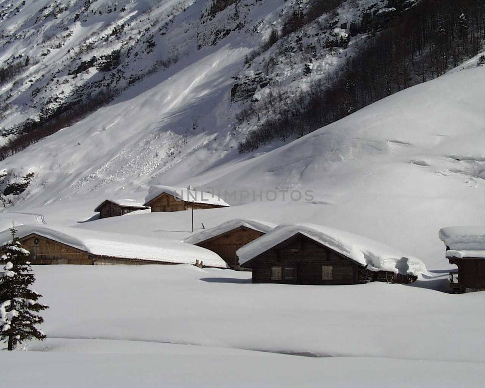 The Egstlenalp in the Bernese Oberland,very nice hiking area. In winter,however,it is closed due to avalanche danger. Under www.engstlenalp.ch you can still see the accommodation options.