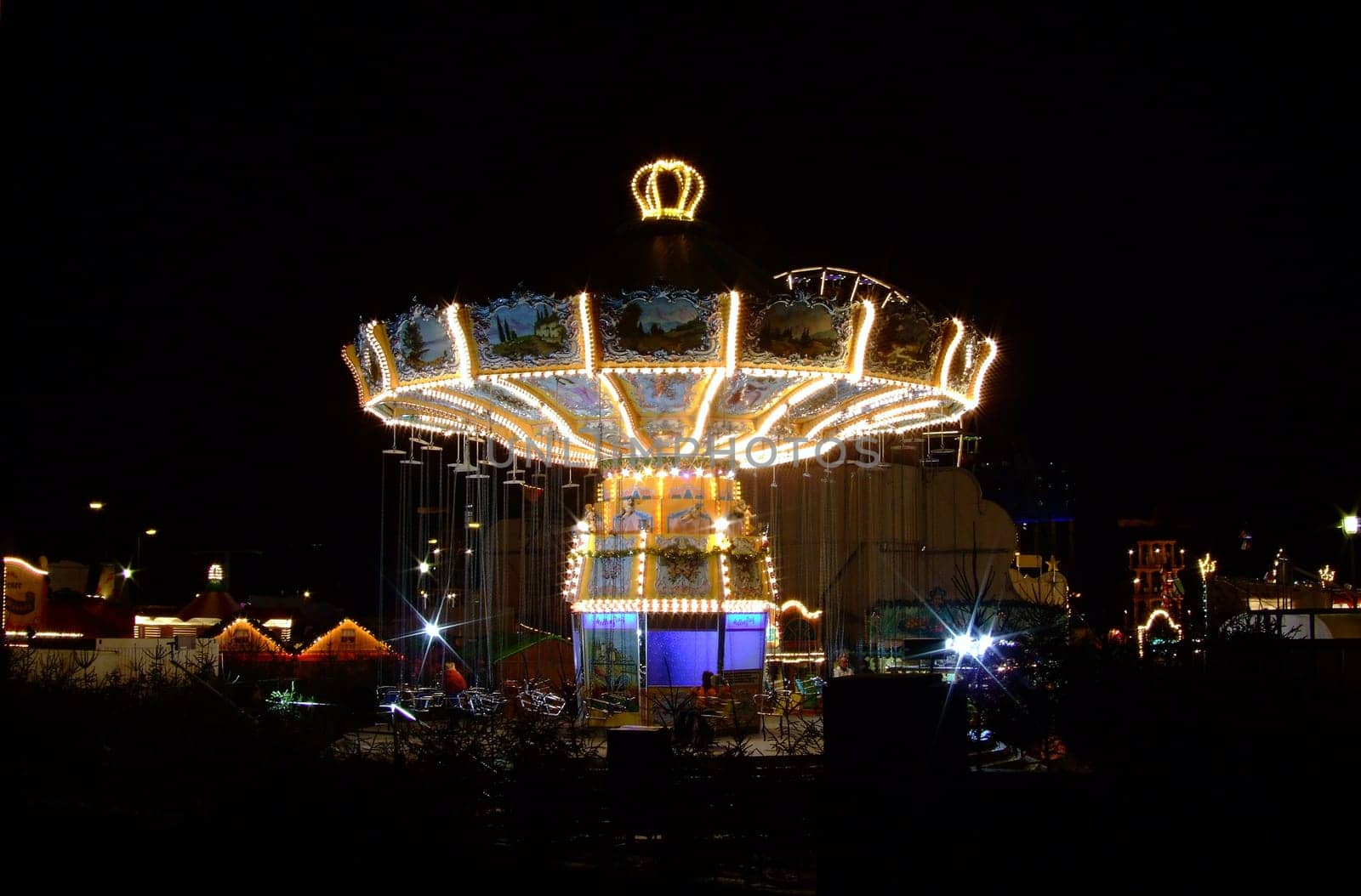 Chain carousel