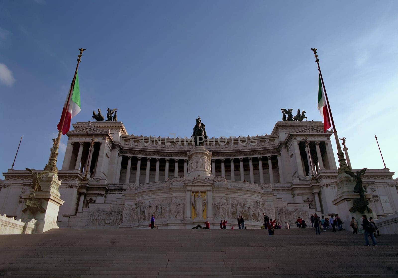 ... in Rome,erected at the beginning of the 20th century by Giuseppe Sacconi,in memory of the Italian king Victor Emmanuel II - 6x7