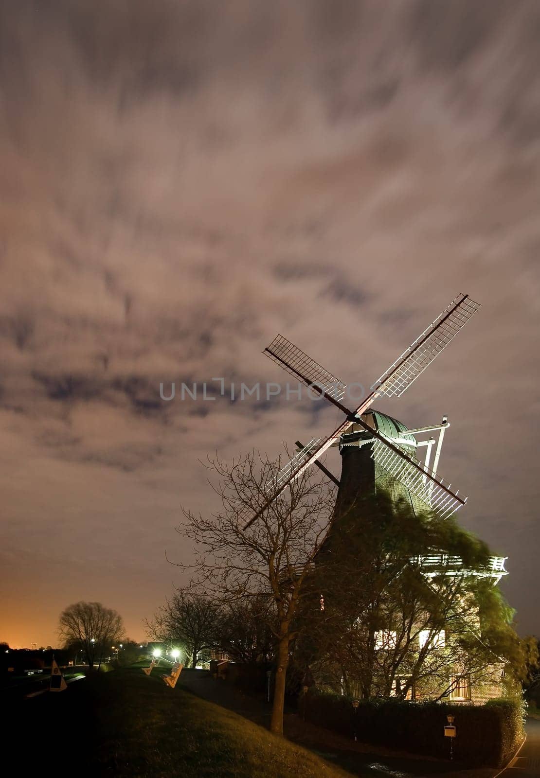 Windmill,Jork Borstel The Dutch windmill was built in 1860 by the miller Adolf Friedrich Peters on the site of an older mill that had been destroyed by fire,probably a post windmill.