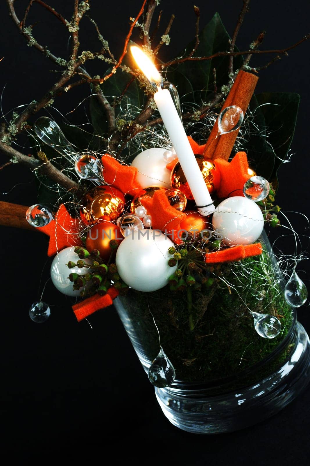 Advent decoration orange with ivy