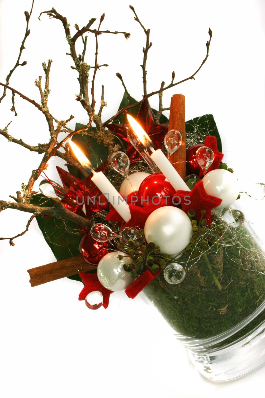 Advent decoration red with ivy