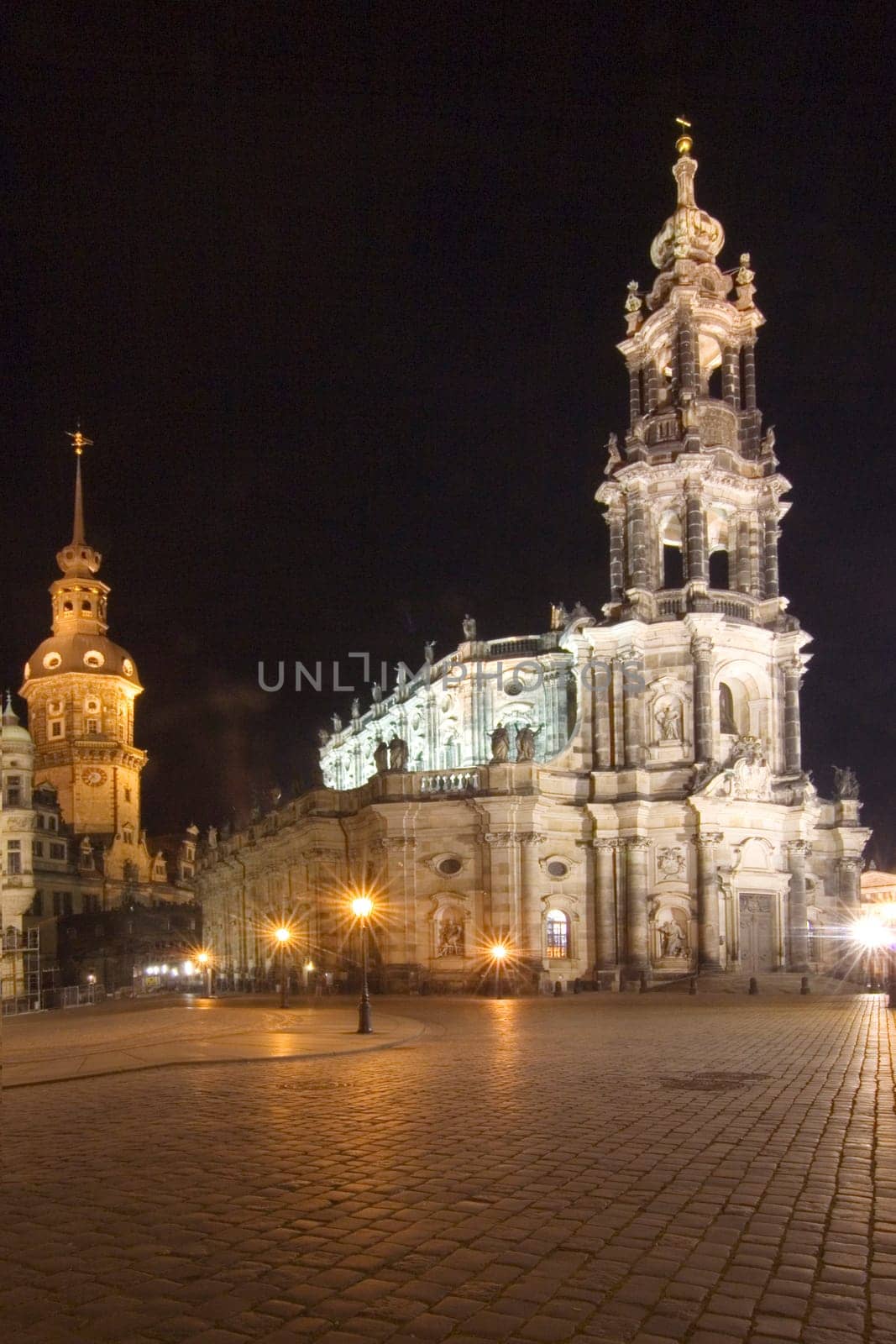 Dresden's Hofkirchplatz