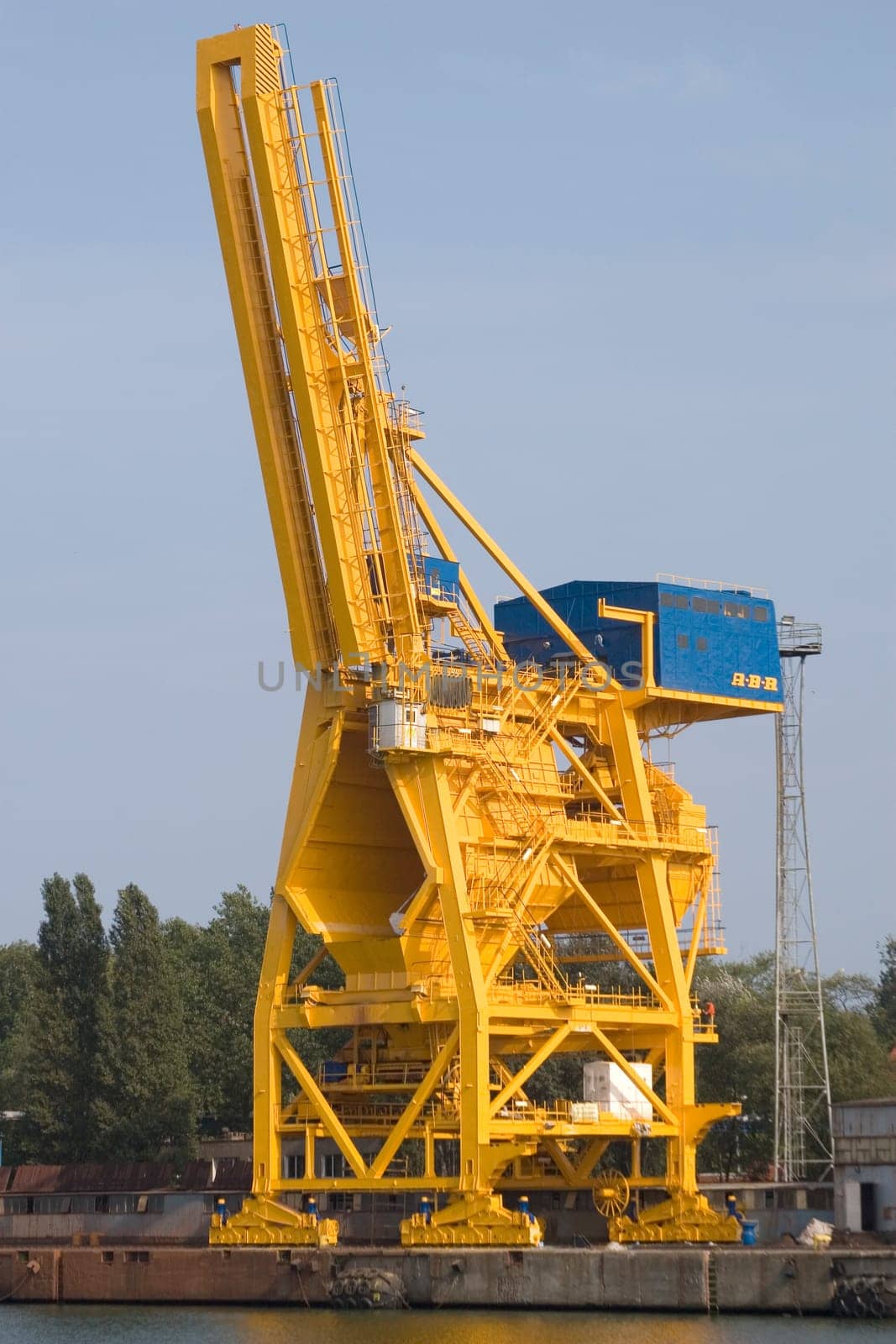 monster crane