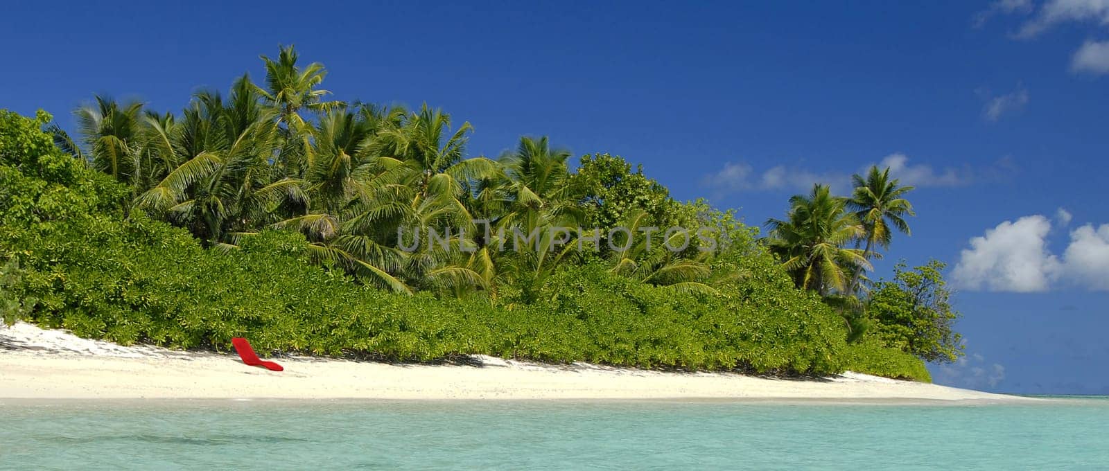 This dream can only be reached by boat or on foot through the jungle. Without the help of a local local,however,it would be impossible to find your way through the thicket. This also explains the deserted beaches,the noc