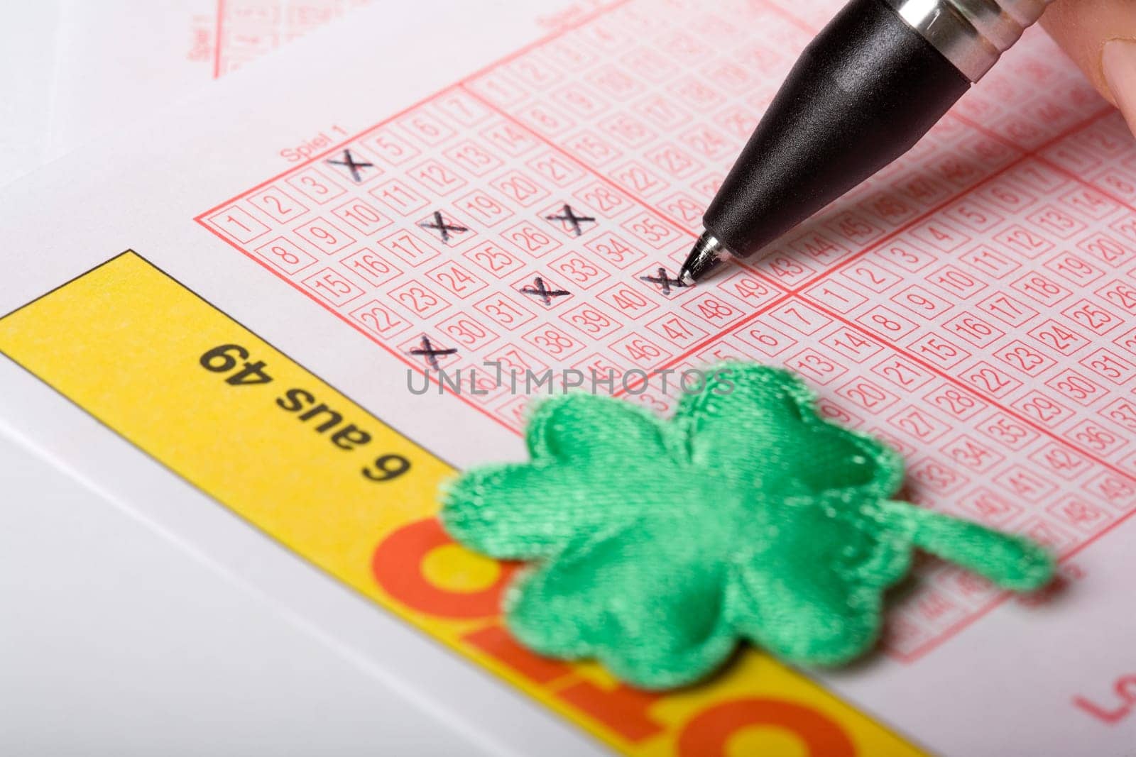 Fill out the lottery with a shamrock