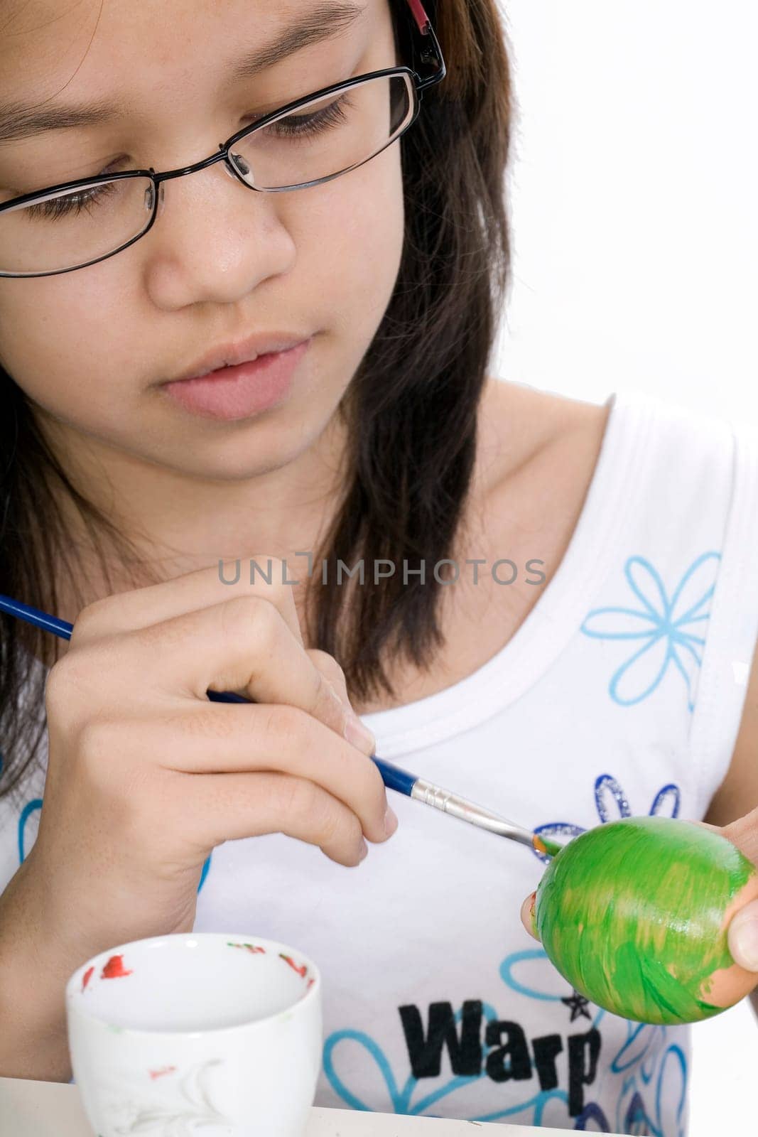 Painting eggs