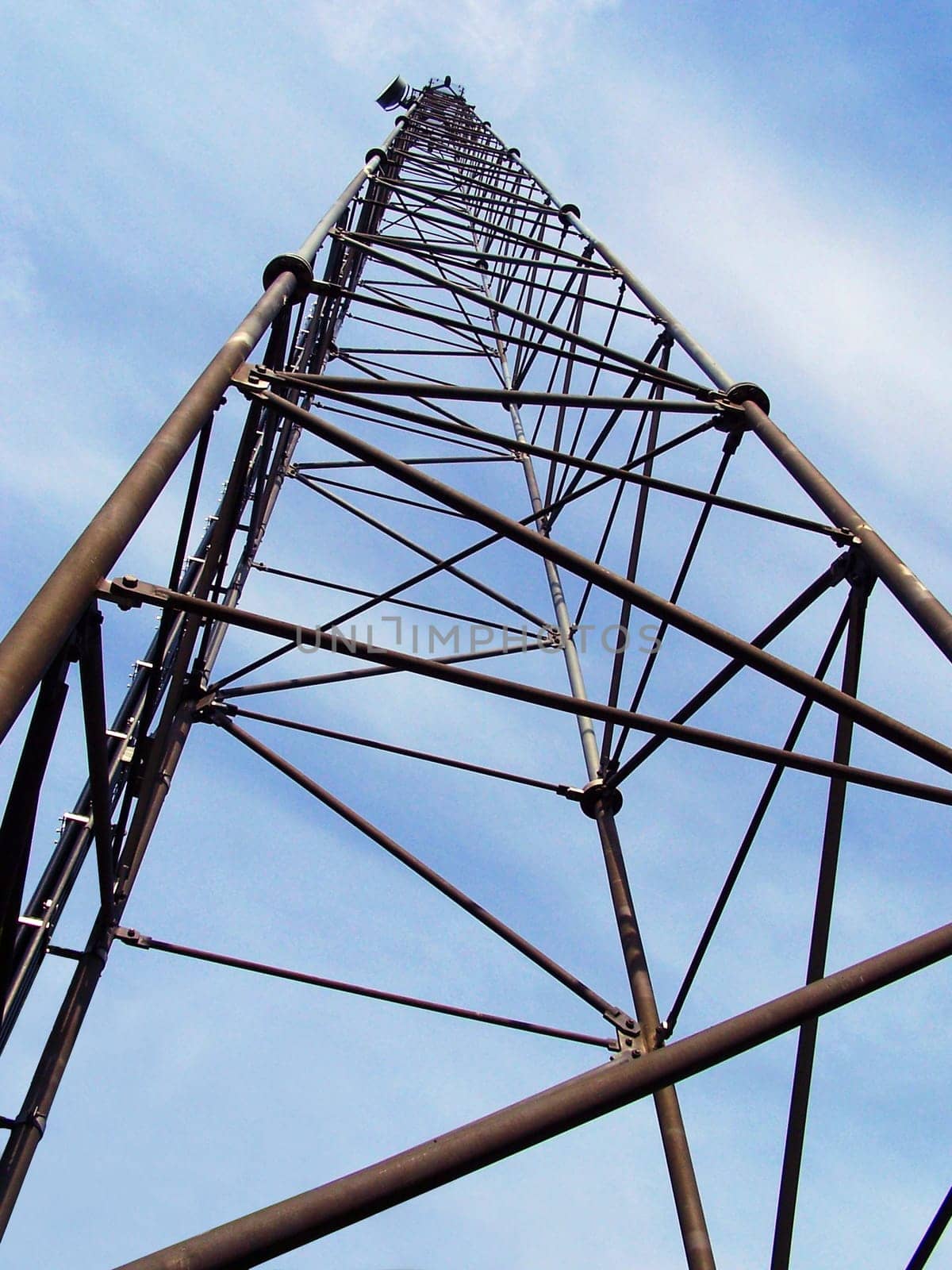 TRANSMISSION MAST