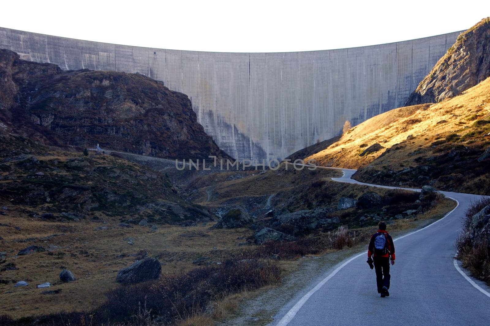 Concrete dam