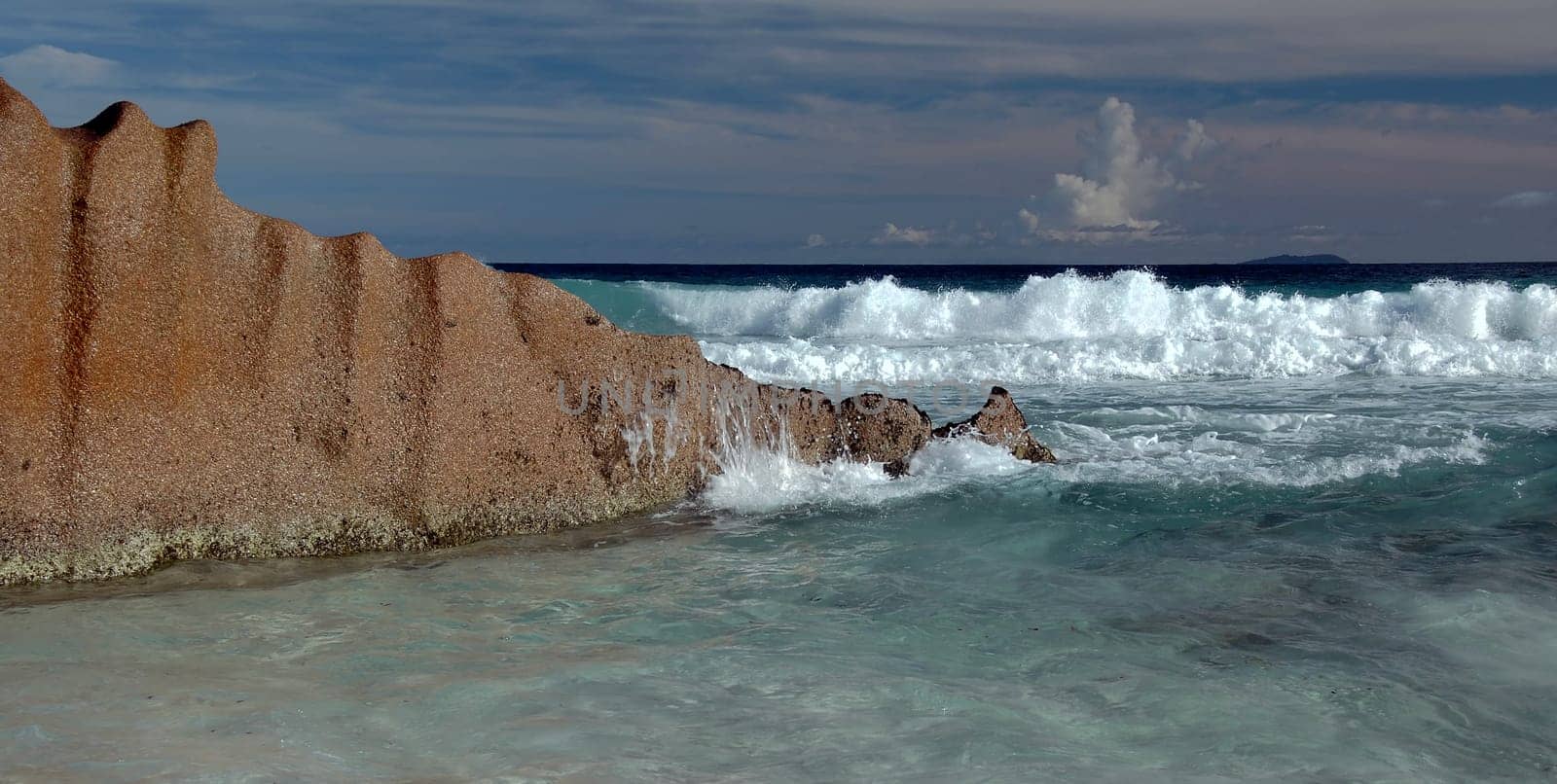 With this picture,of course another one of my dream stay in the Seychelles,I end my first year here with you in the PM  -) I would like to thank everyone for the many critical but mostly positive comments on my pictures. I hope i too