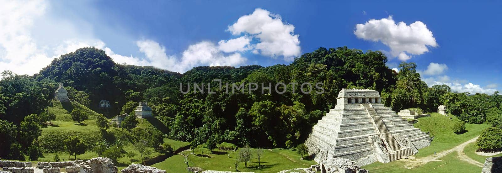 Palenque was an important city of the Maya. It is located in what is now the Mexican state of Chiapas and has been a UNESCO World Heritage Site since 1987. The panorama is composed of three slides.