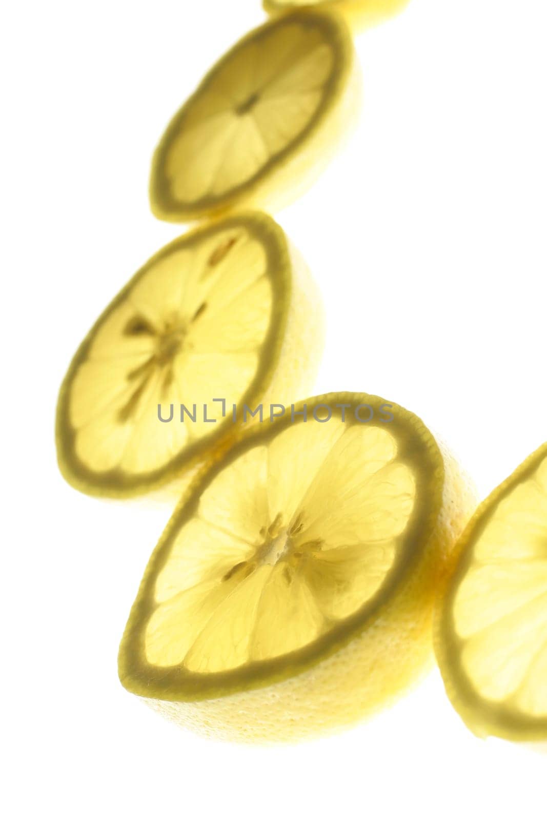 Lemon slices in a semicircle