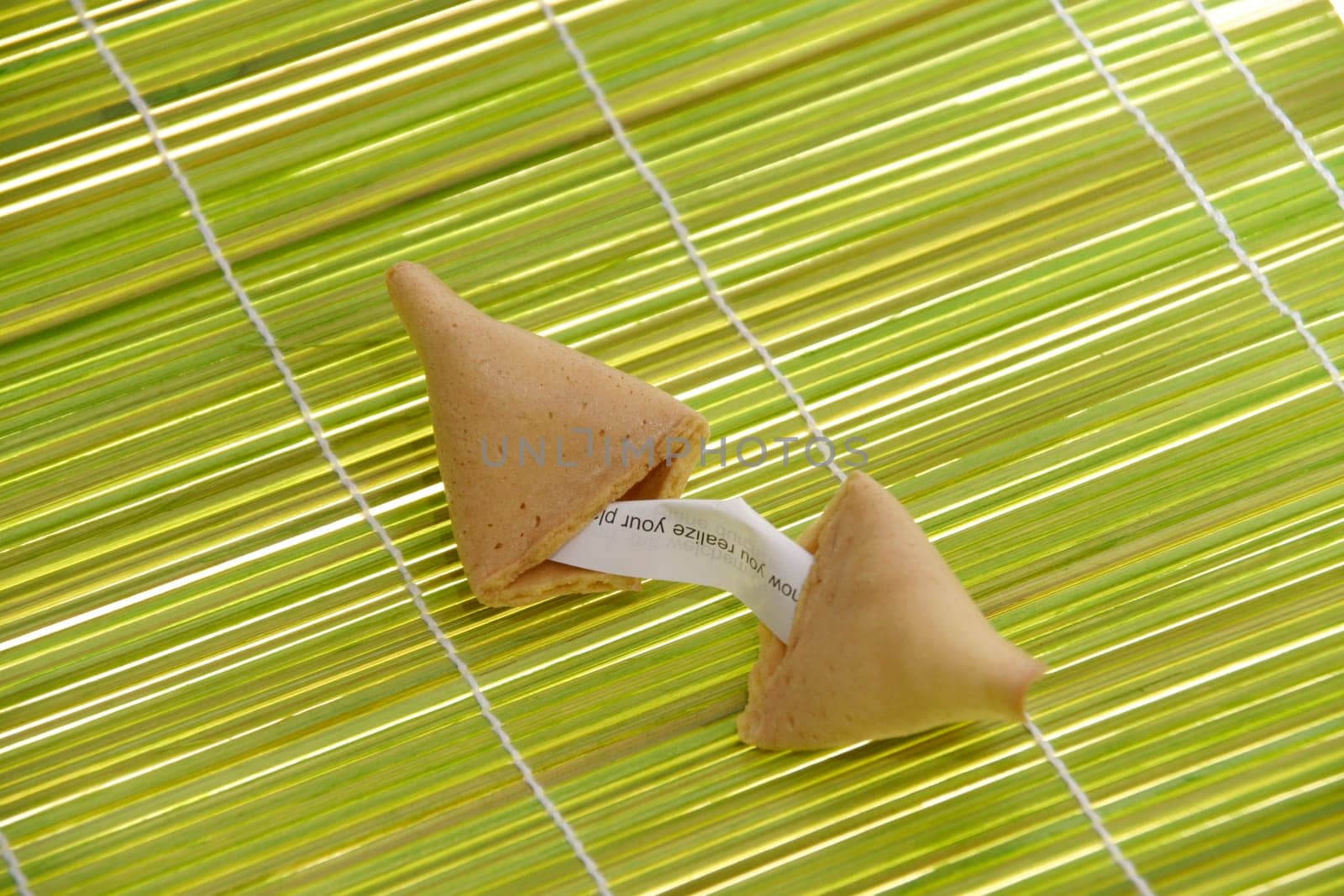 Fortune cookie,bamboo mat