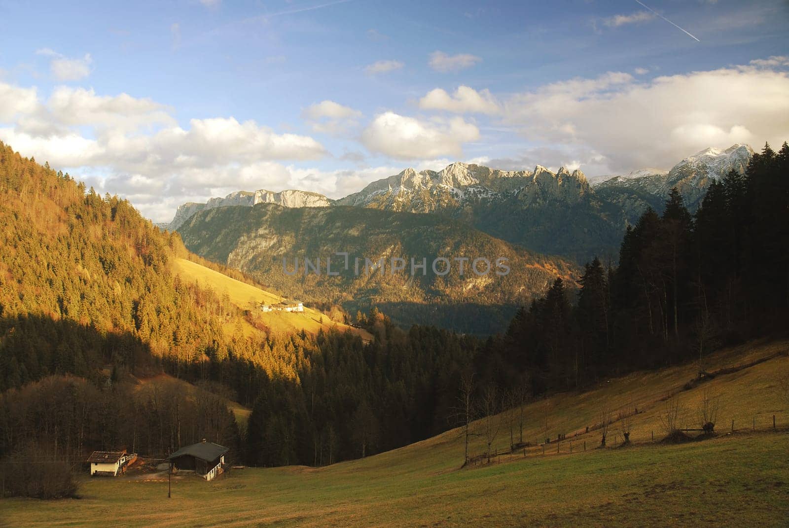 Even the snowless days in Austria were actually very nice and relaxing. Even if the term winter holiday takes on a completely different meaning. Actually,only the low sun and the impossibly long shadows reminded us that