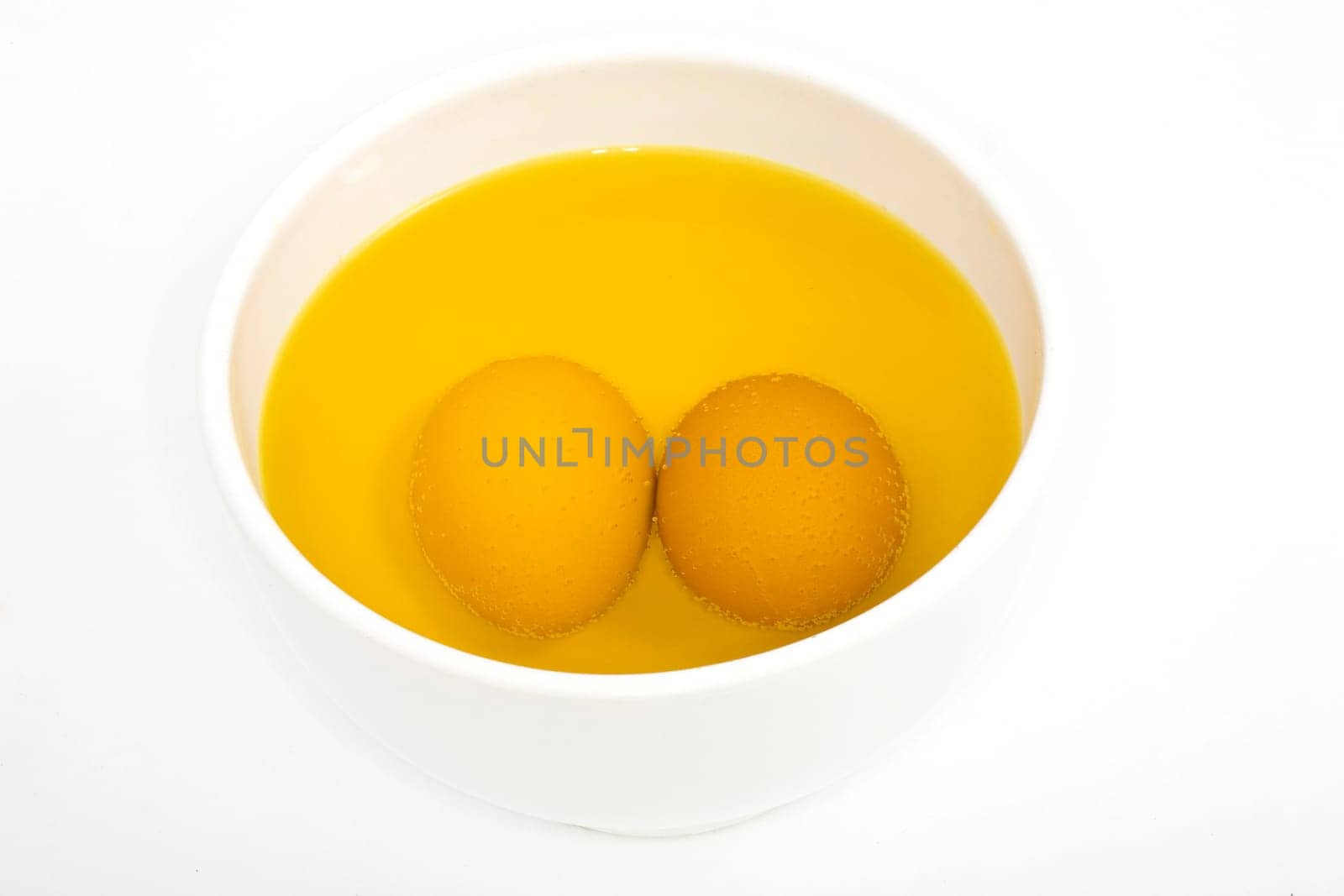 Dyeing eggs