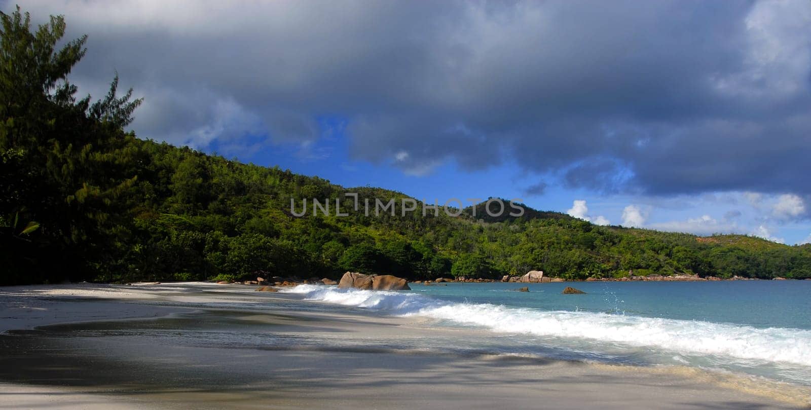 Sorry,but I found another picture of the Seychelles  -) I hope you don't put me on ignore now  -))