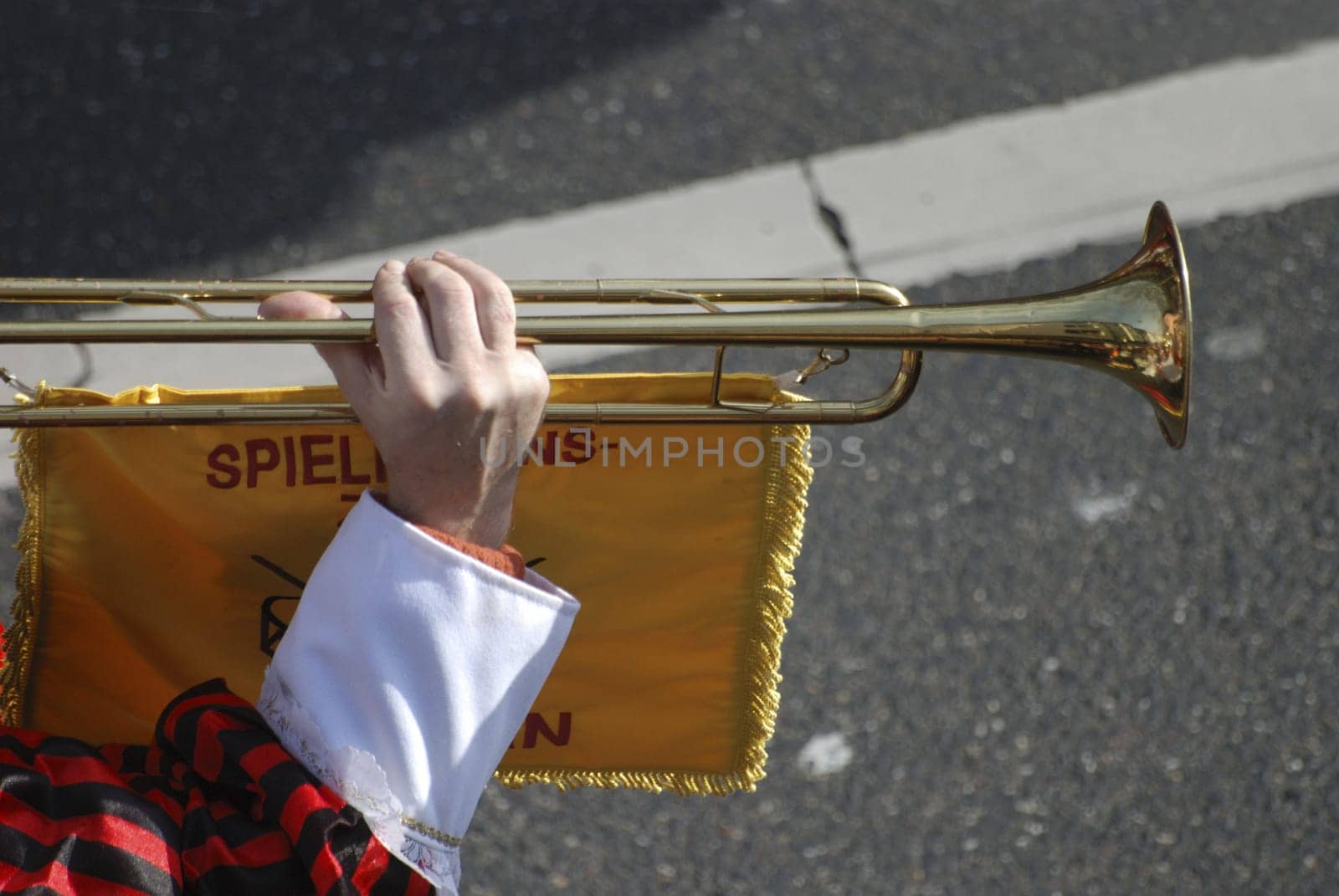 Fanfare player