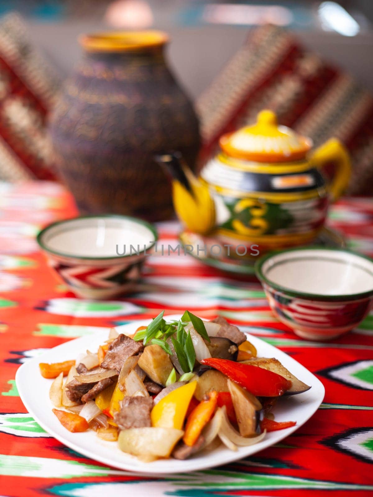 Fried beef meat in oil with potatoes, onions, bell peppers according to the Uyghur recipe by tewolf