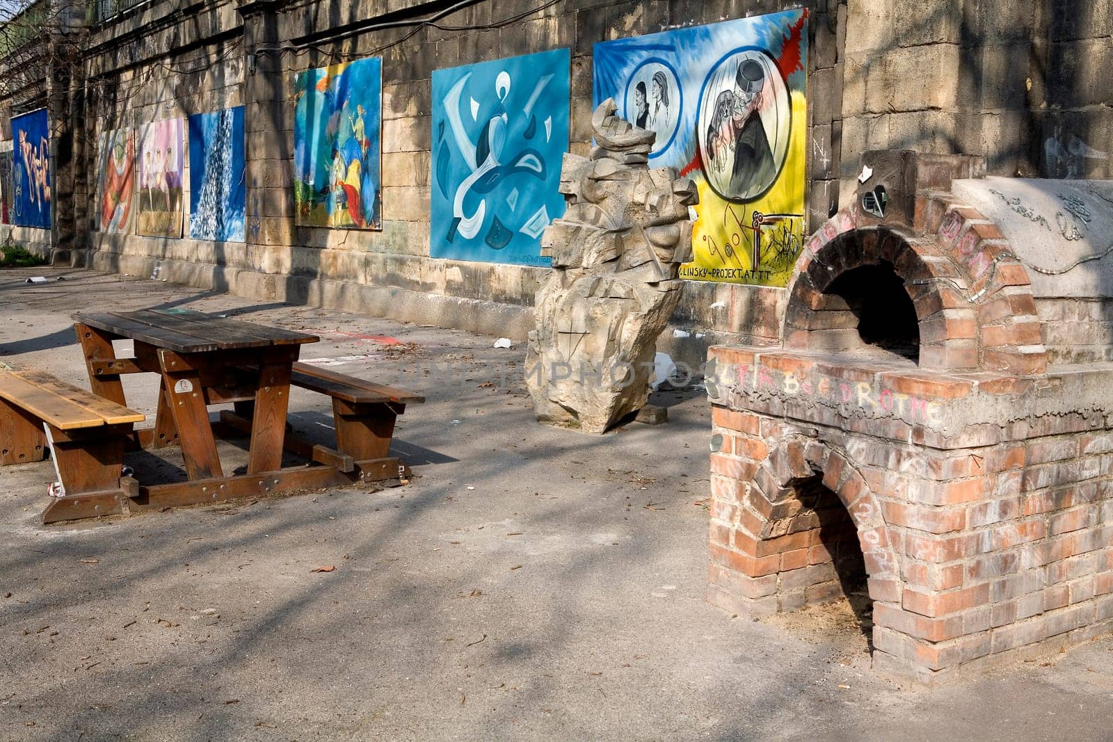 Cabaret on the Danube Canal