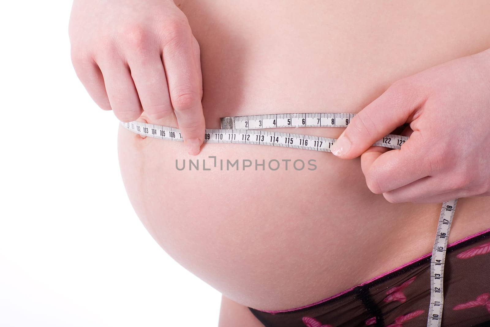 Circumference baby bump eighth month