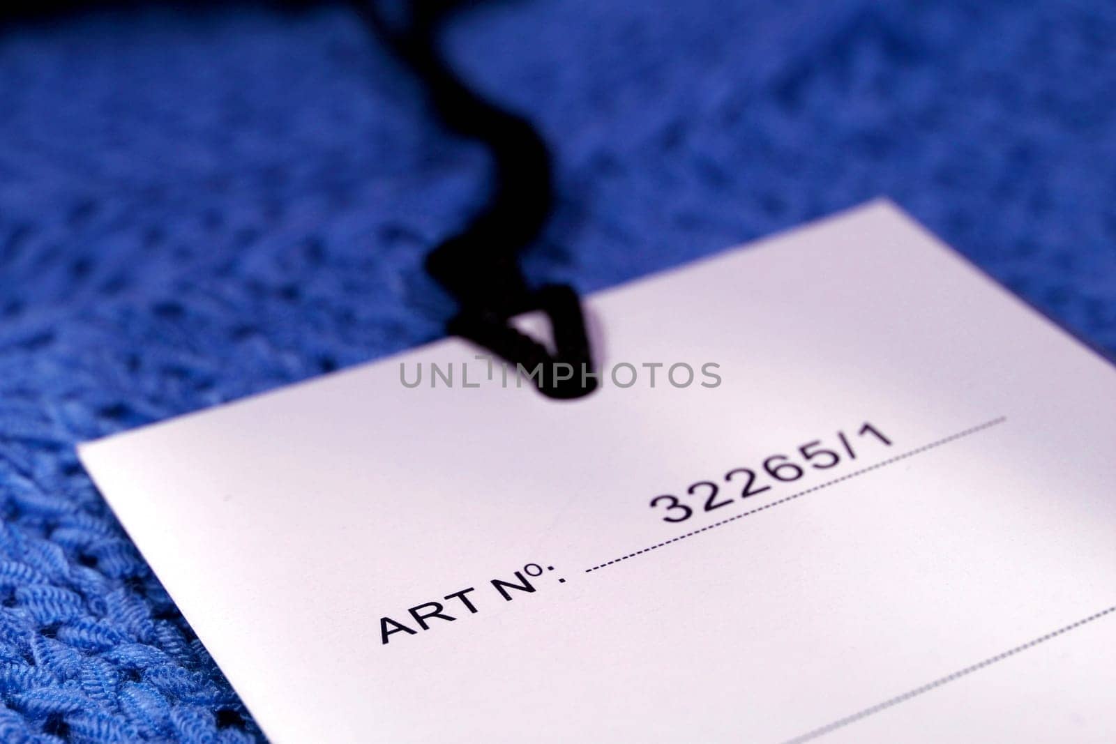 Label with article number