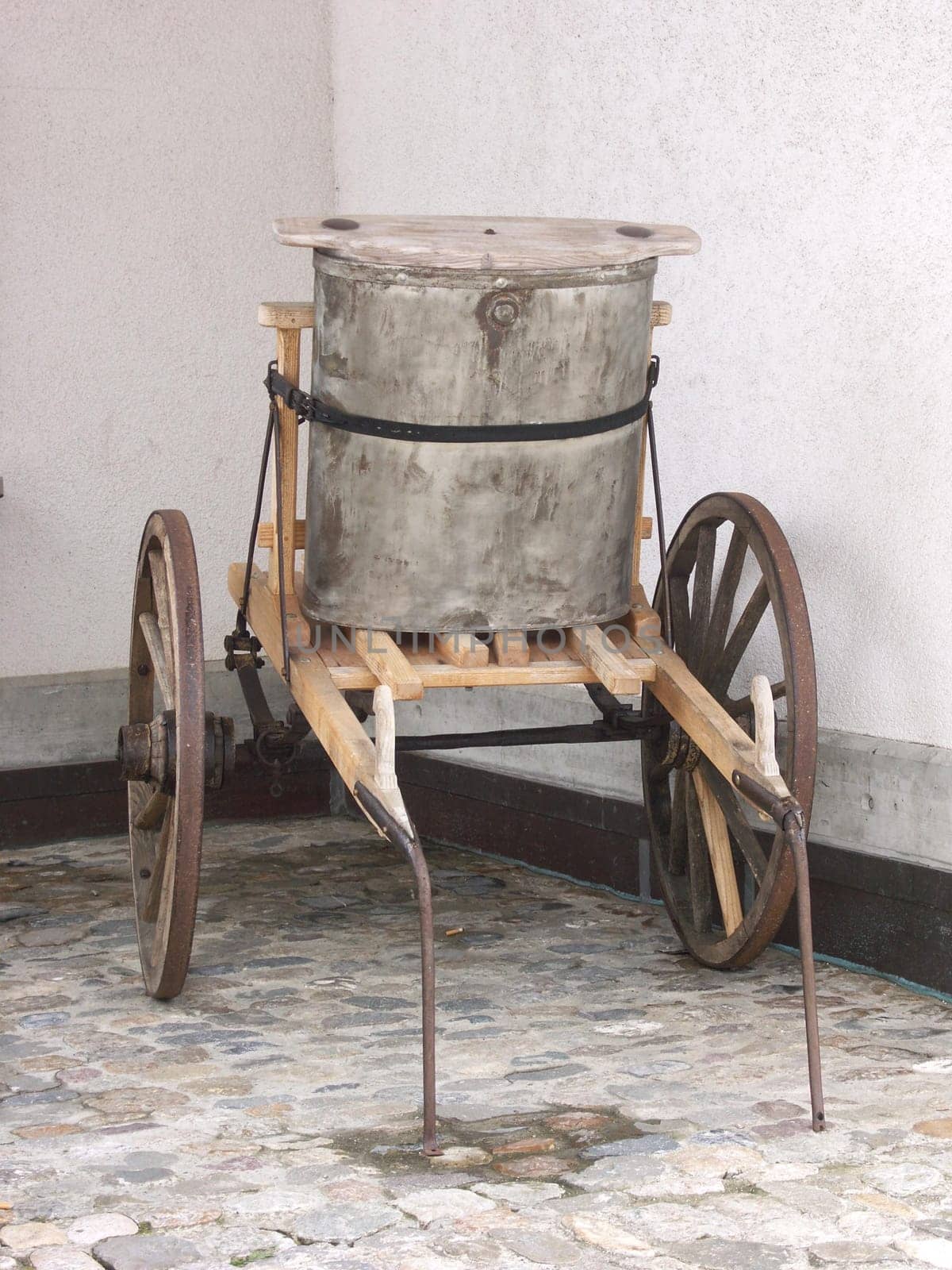 In the past,milk was brought to the cheese factory in such wagons