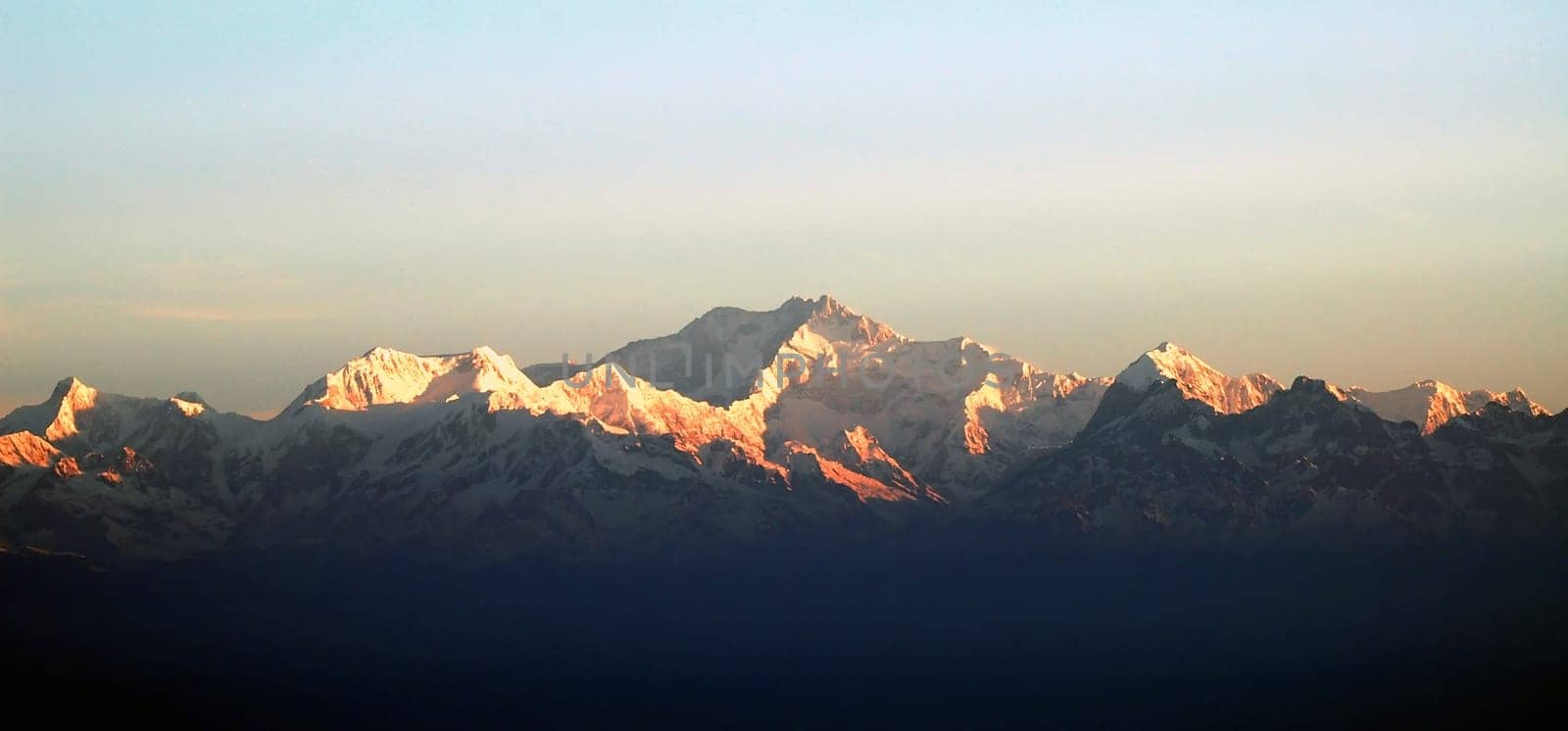 Sunrise with a view of the 8,574 m high Kangchenjunga