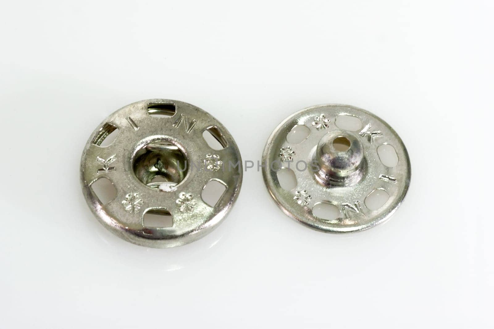 Press stud