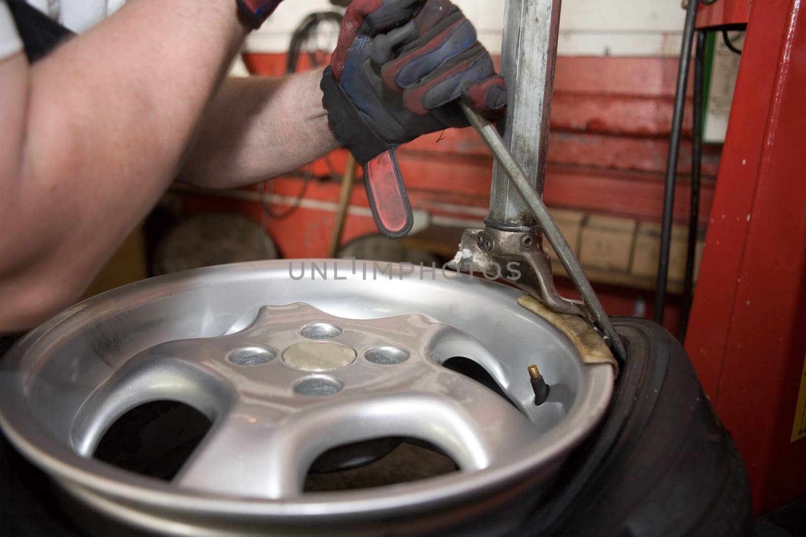 Pry off tires