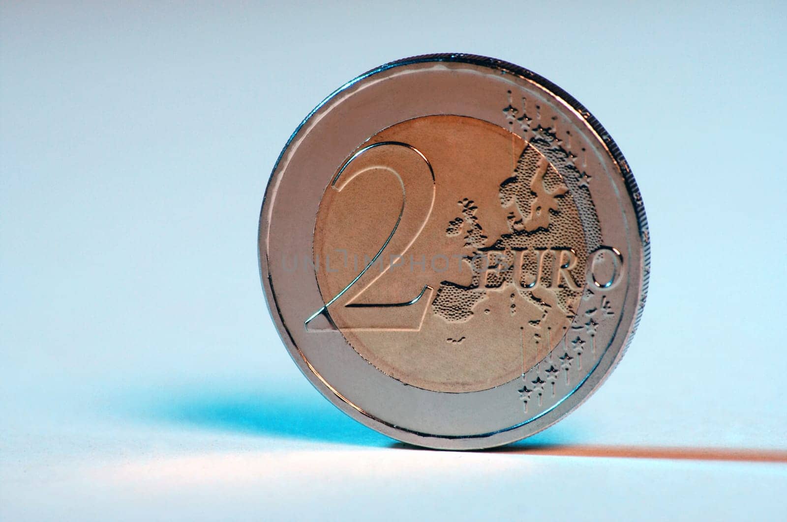 2 Euro coin photographed with blue light