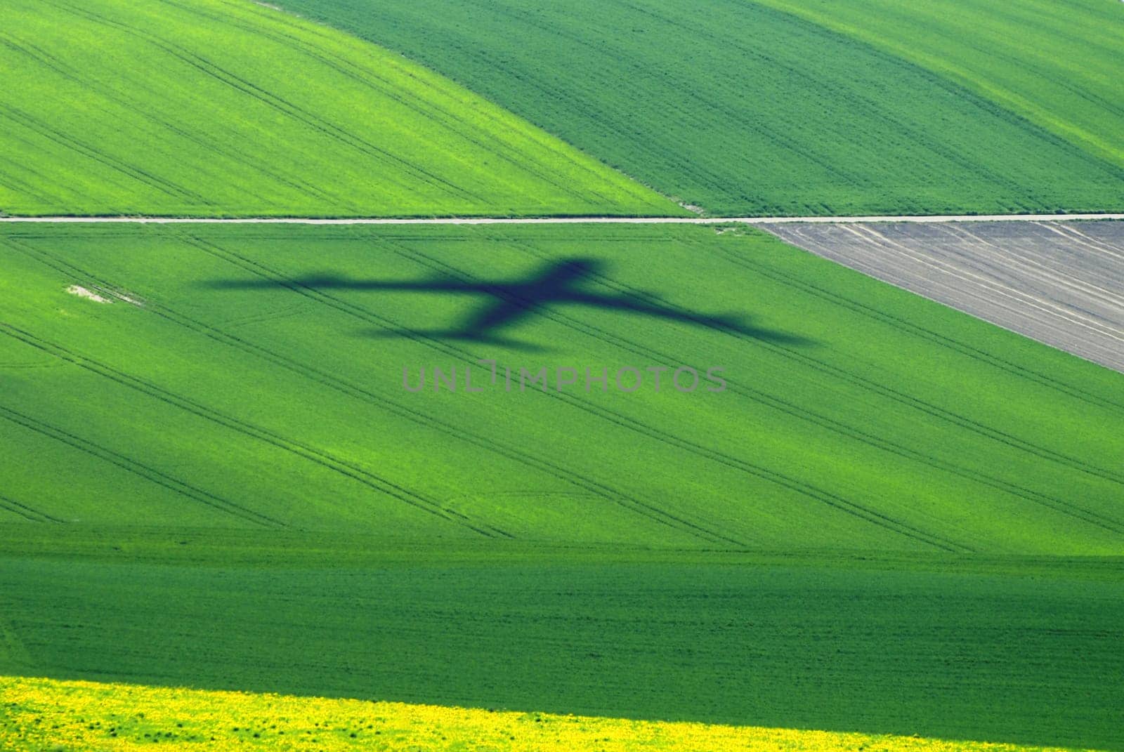An Airbus A340 landing at Zurich/Kloten Airport