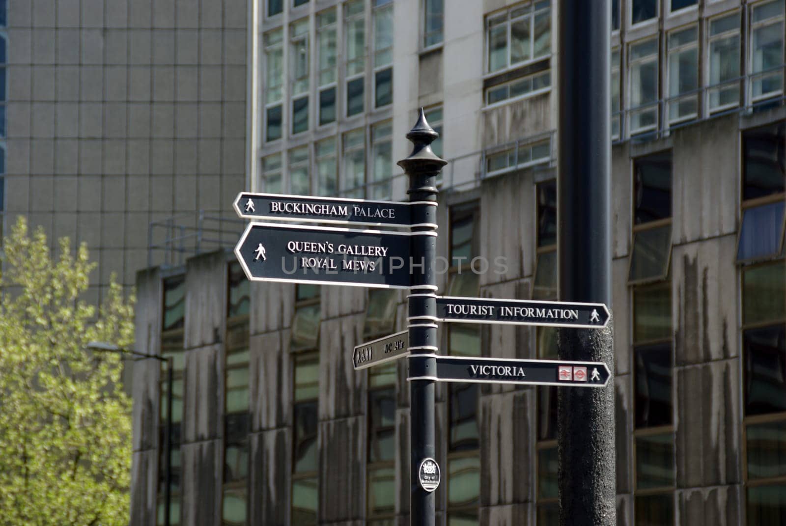 Signpost Buckingham Palace