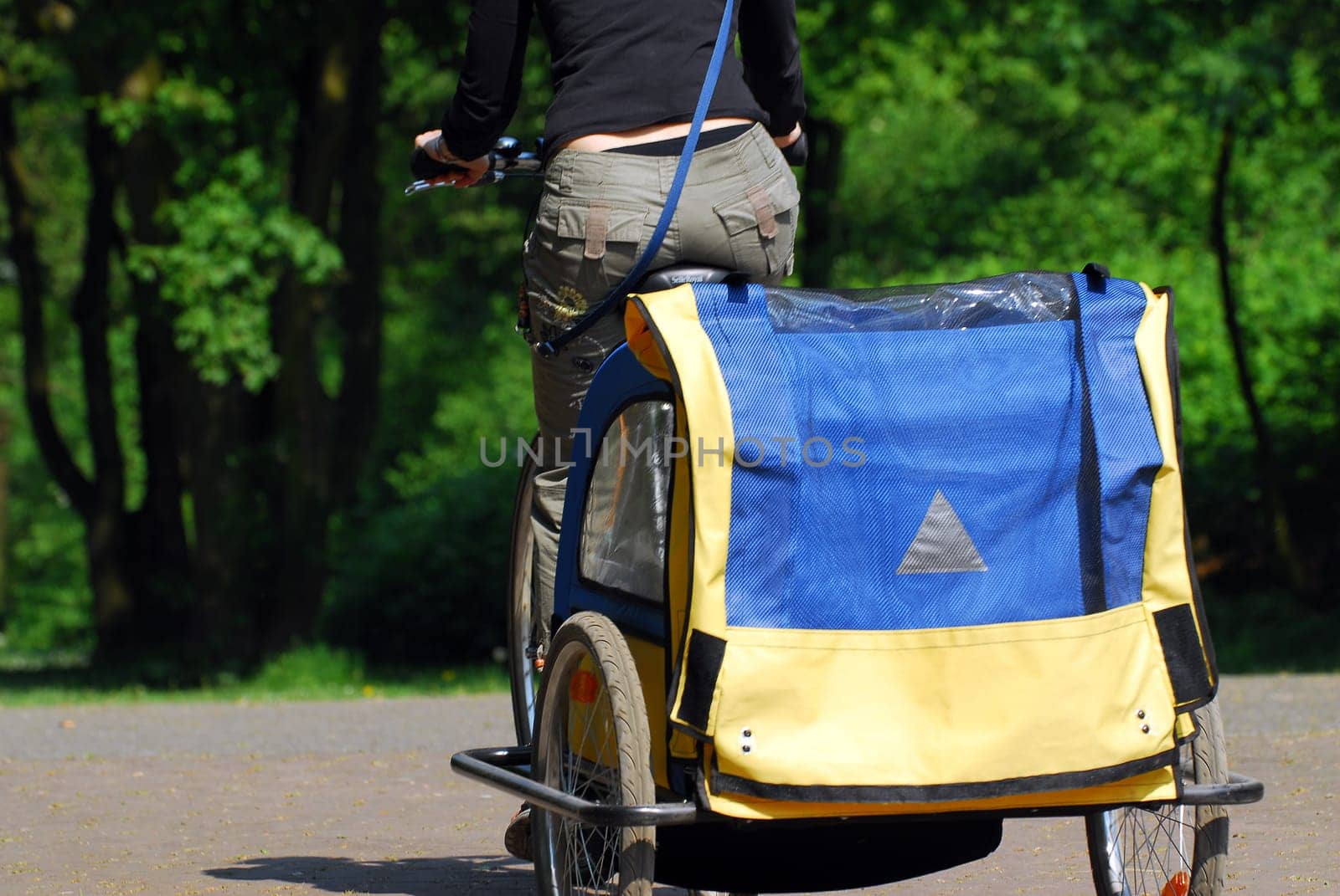 Bicycle trailers