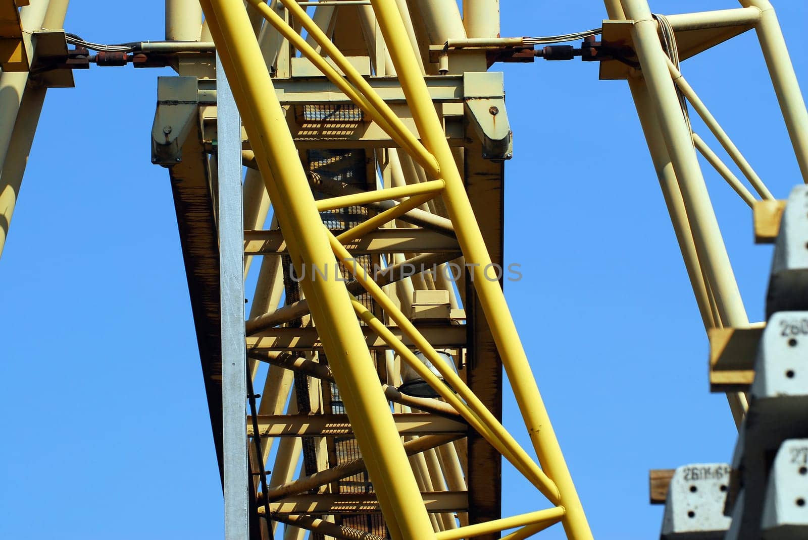 Cargo crane