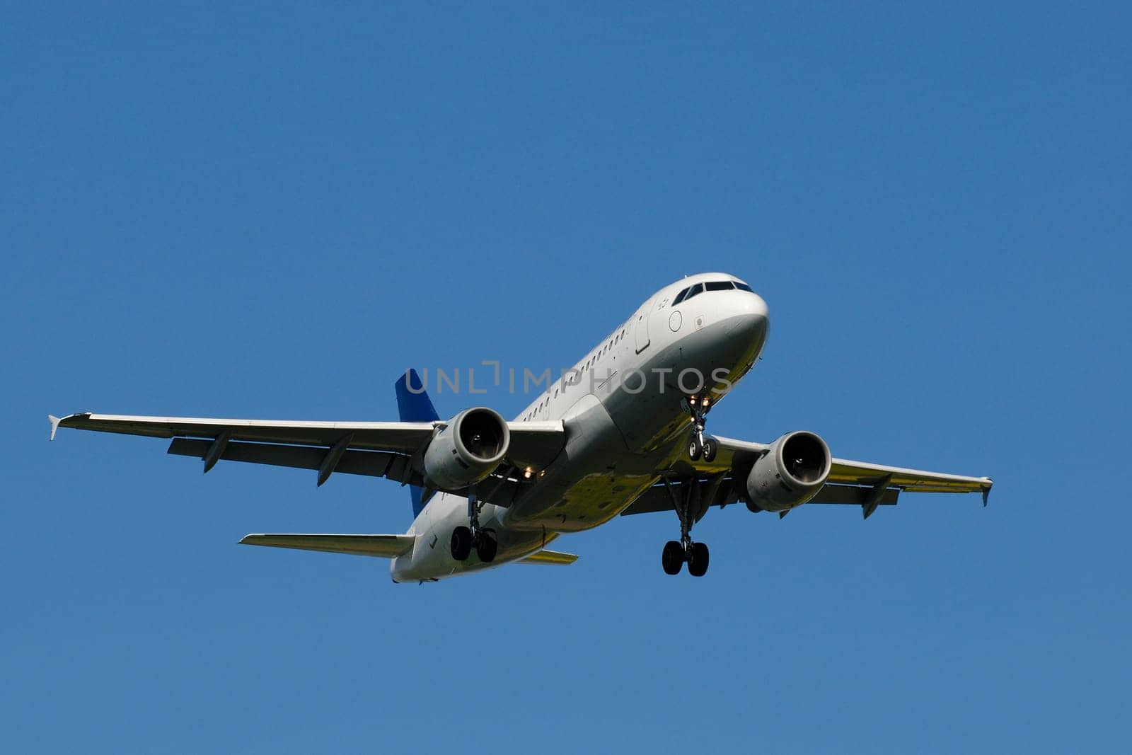 Airplane landing approach