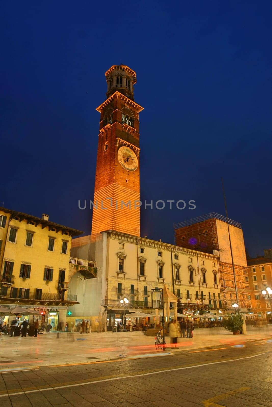 Verona - Piazza del Erbe 5