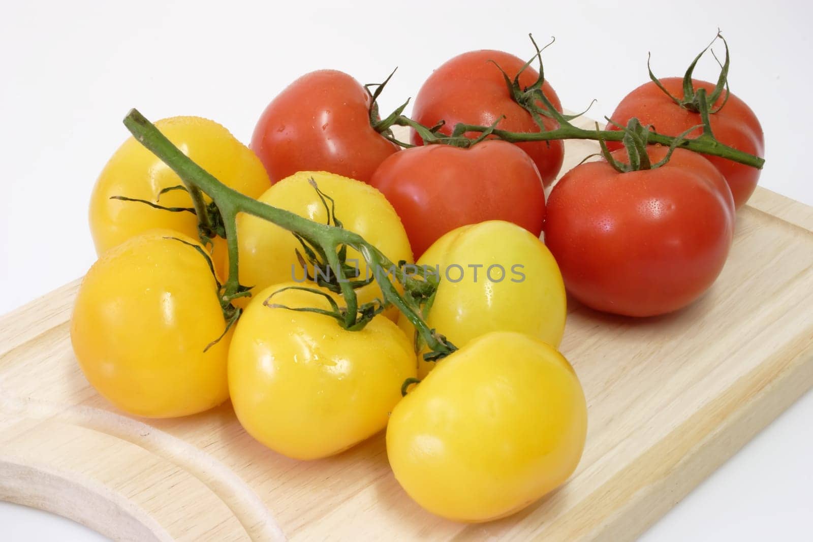Yellow and red tomatoes