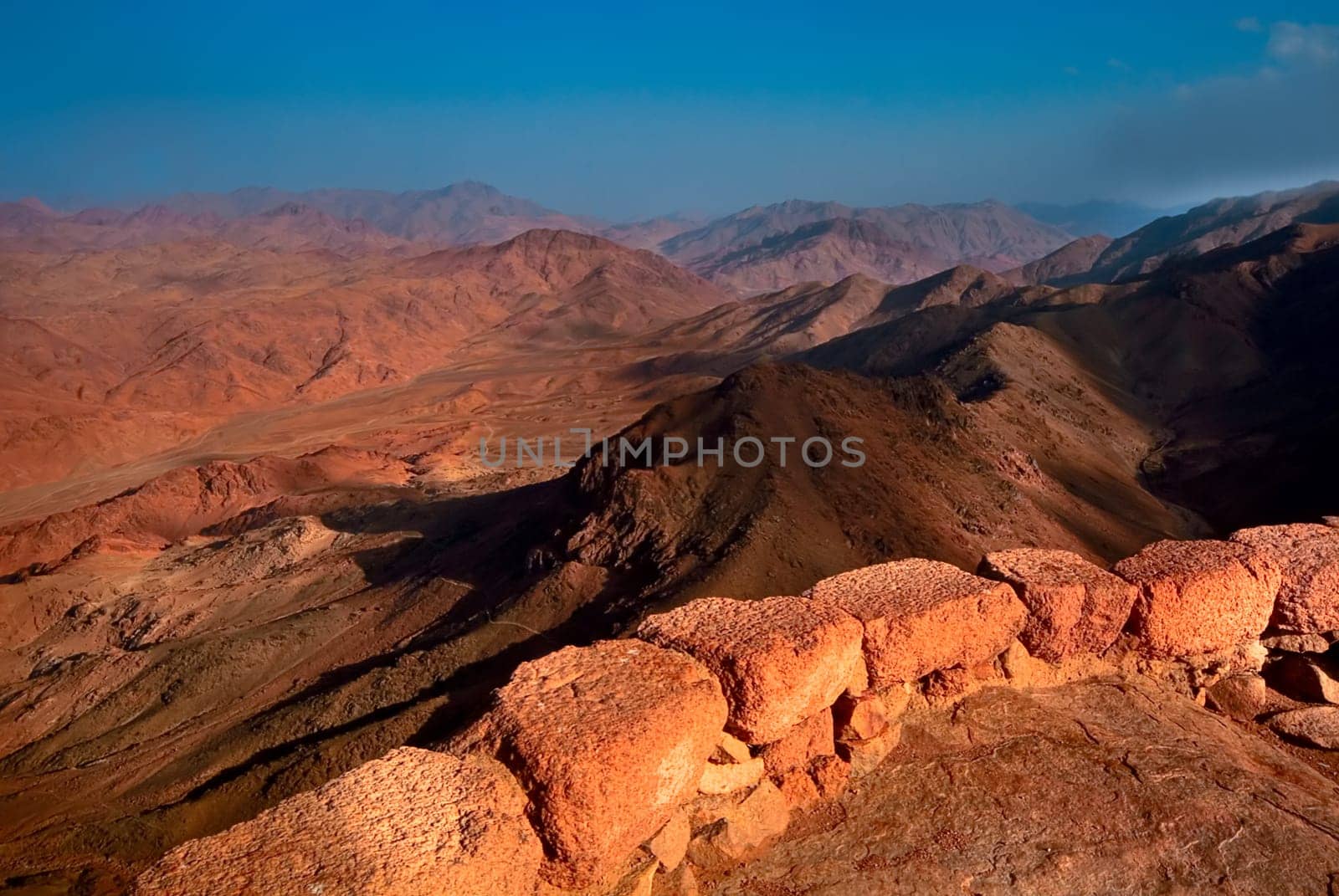 The Sinai in red... during the day it is brown-grey,about 4 o'clock in good weather always the same spectacle... the desert is turning red!