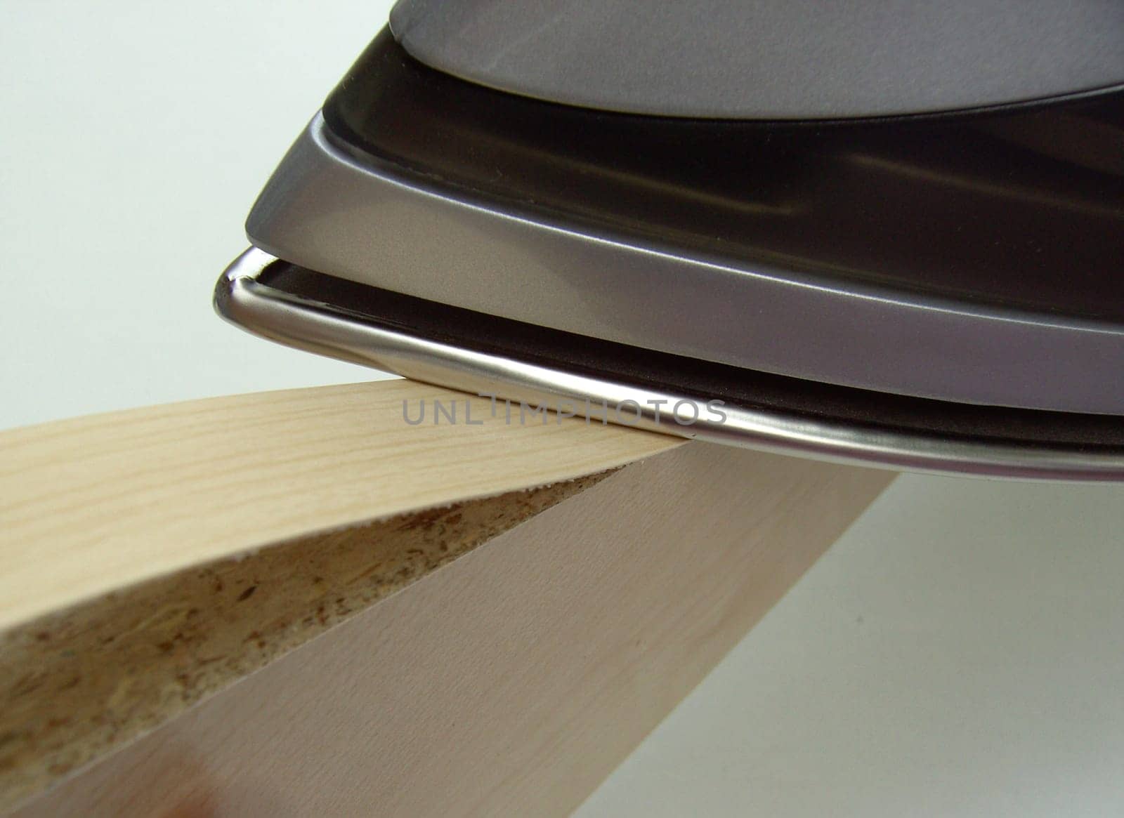 Ironing on veneer 02
