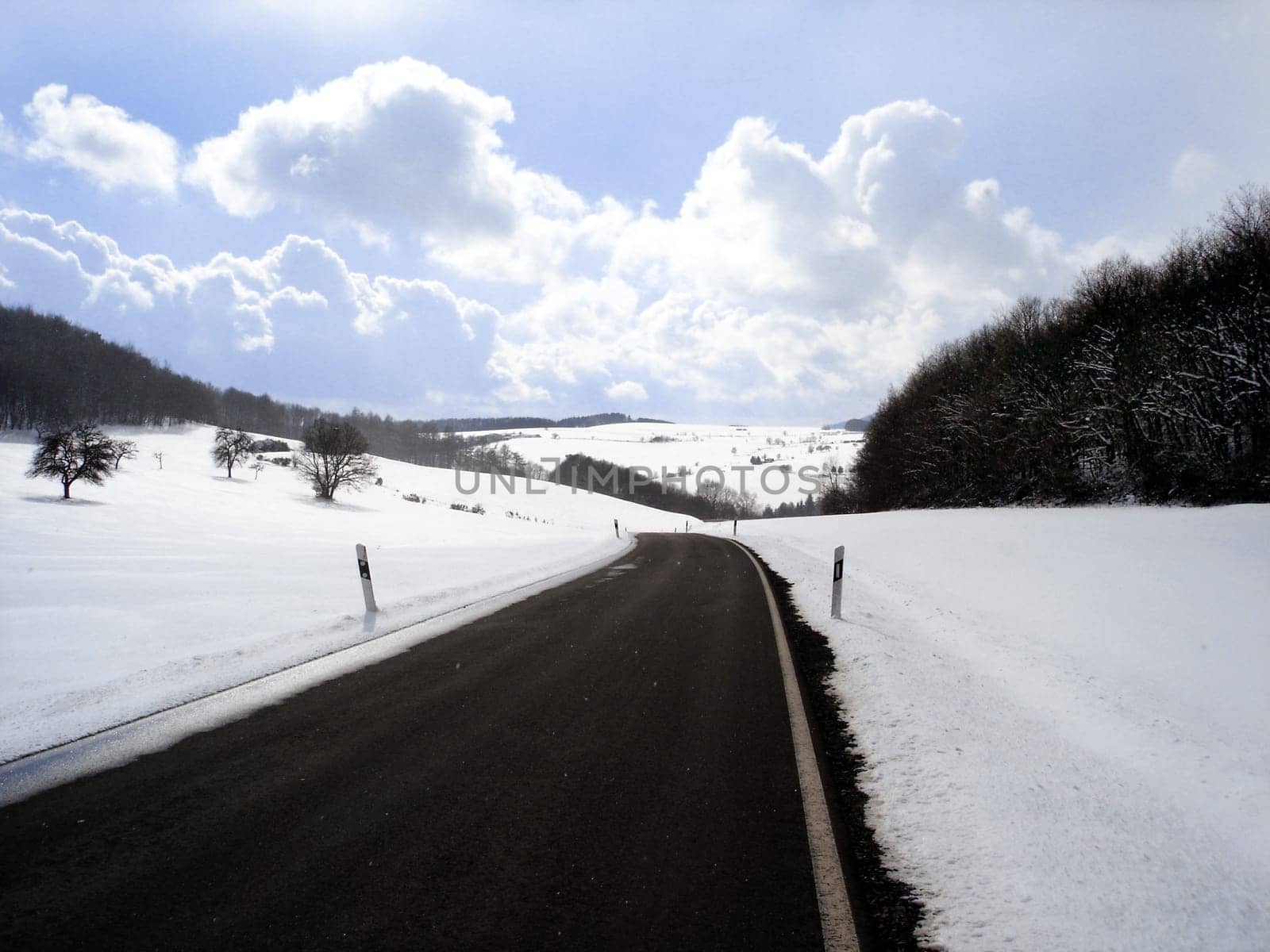 taken with my small Sony DSC-W1,unfortunately the quality is not so good (March 2006)