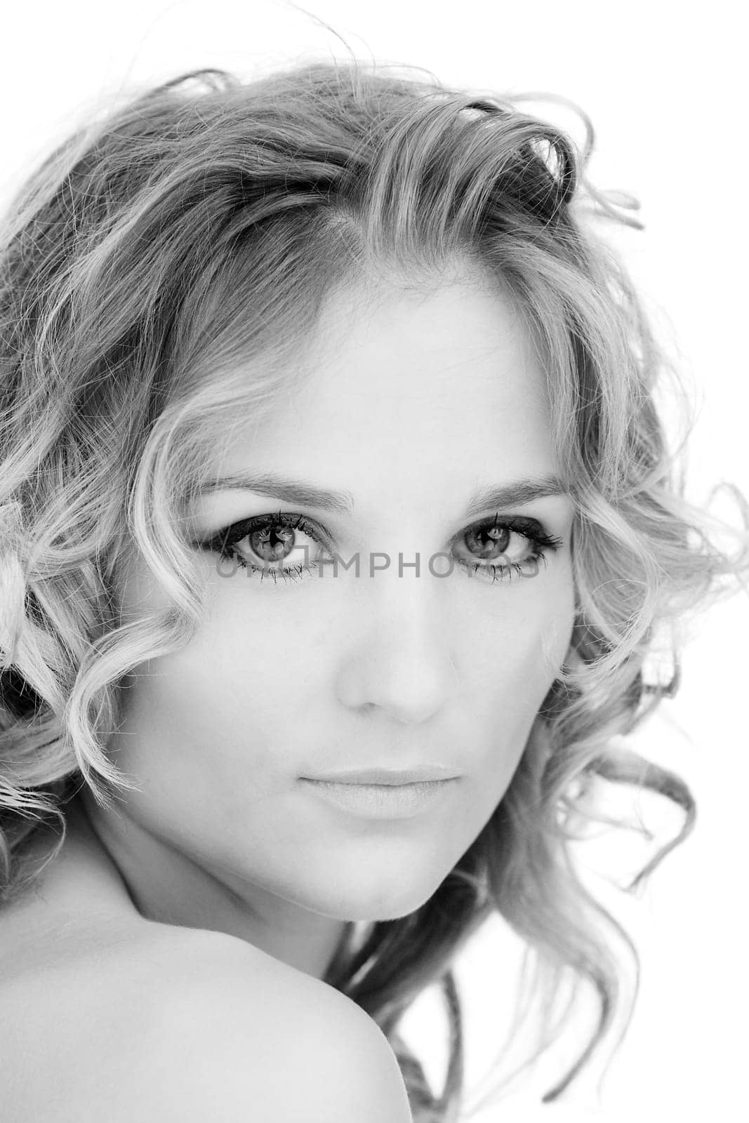 Portrait of a young woman in b/w 2