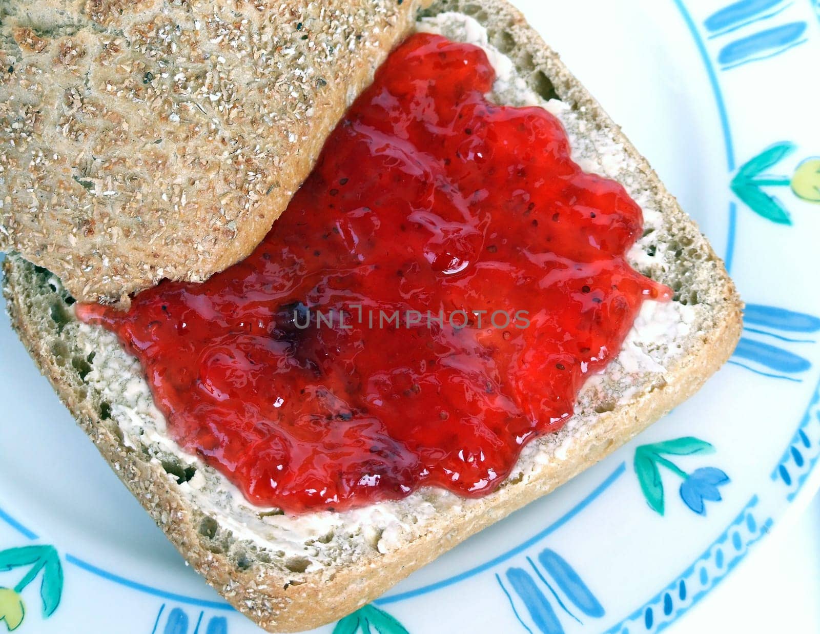 Jam rolls