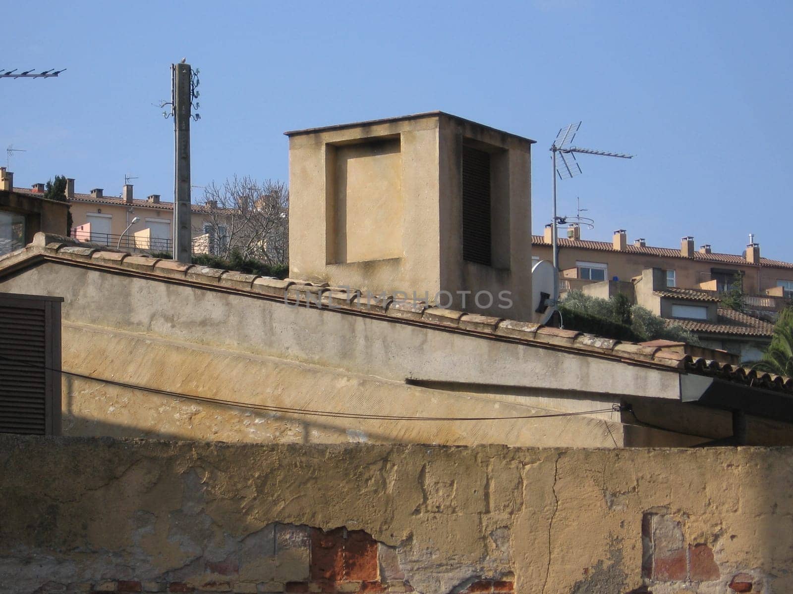 the roofs of Begur