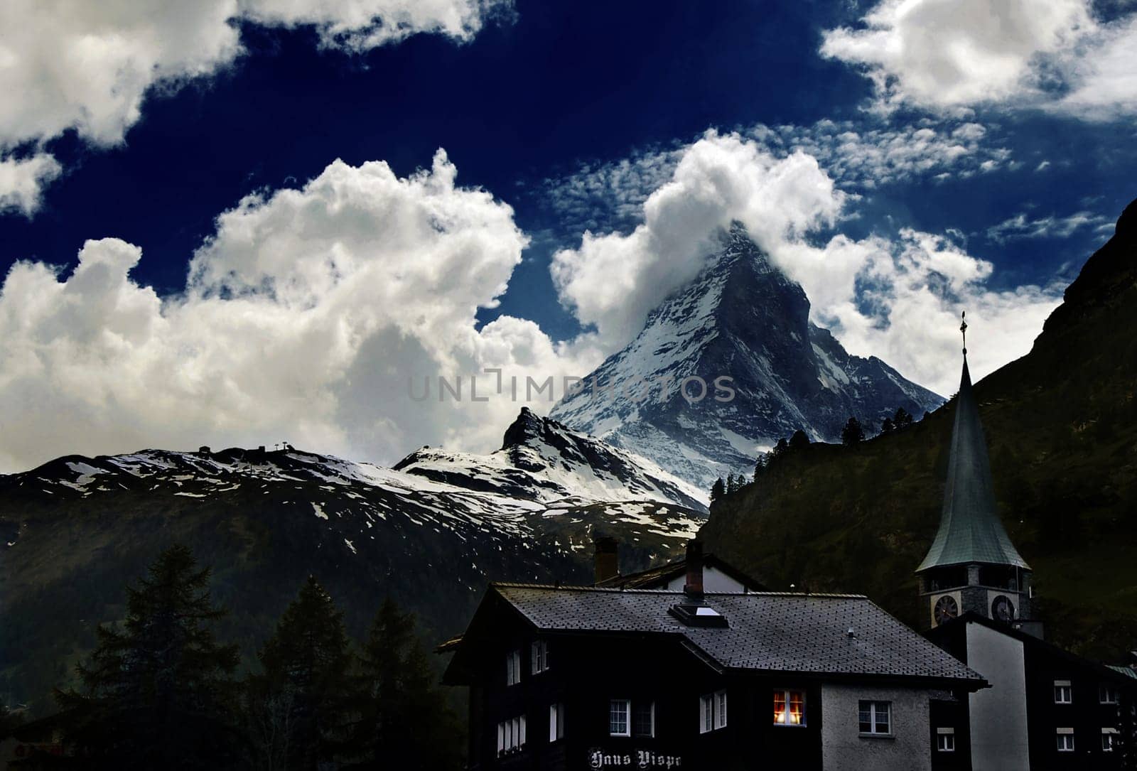 I recently became in possession of Photoshop CS,which offers many more image editing options than my old PS Elements 1.0. In this picture,I tried to create a dramatic mood using EBV. I ask you to be honest
