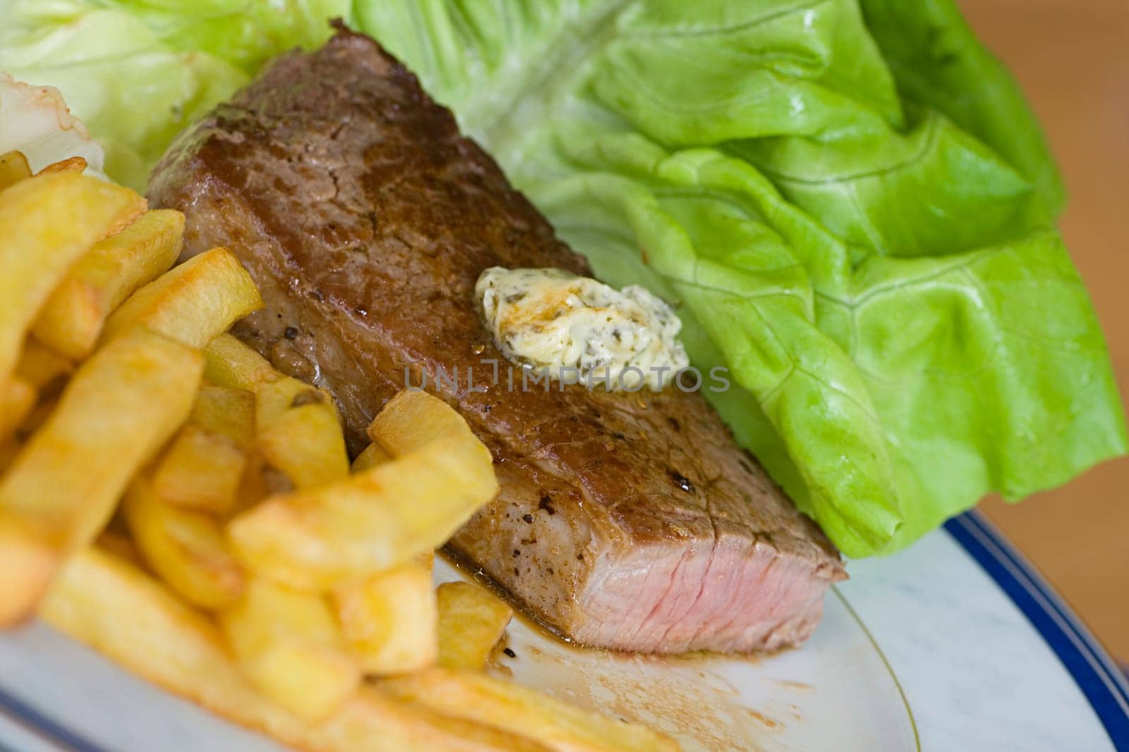 Steak with fries