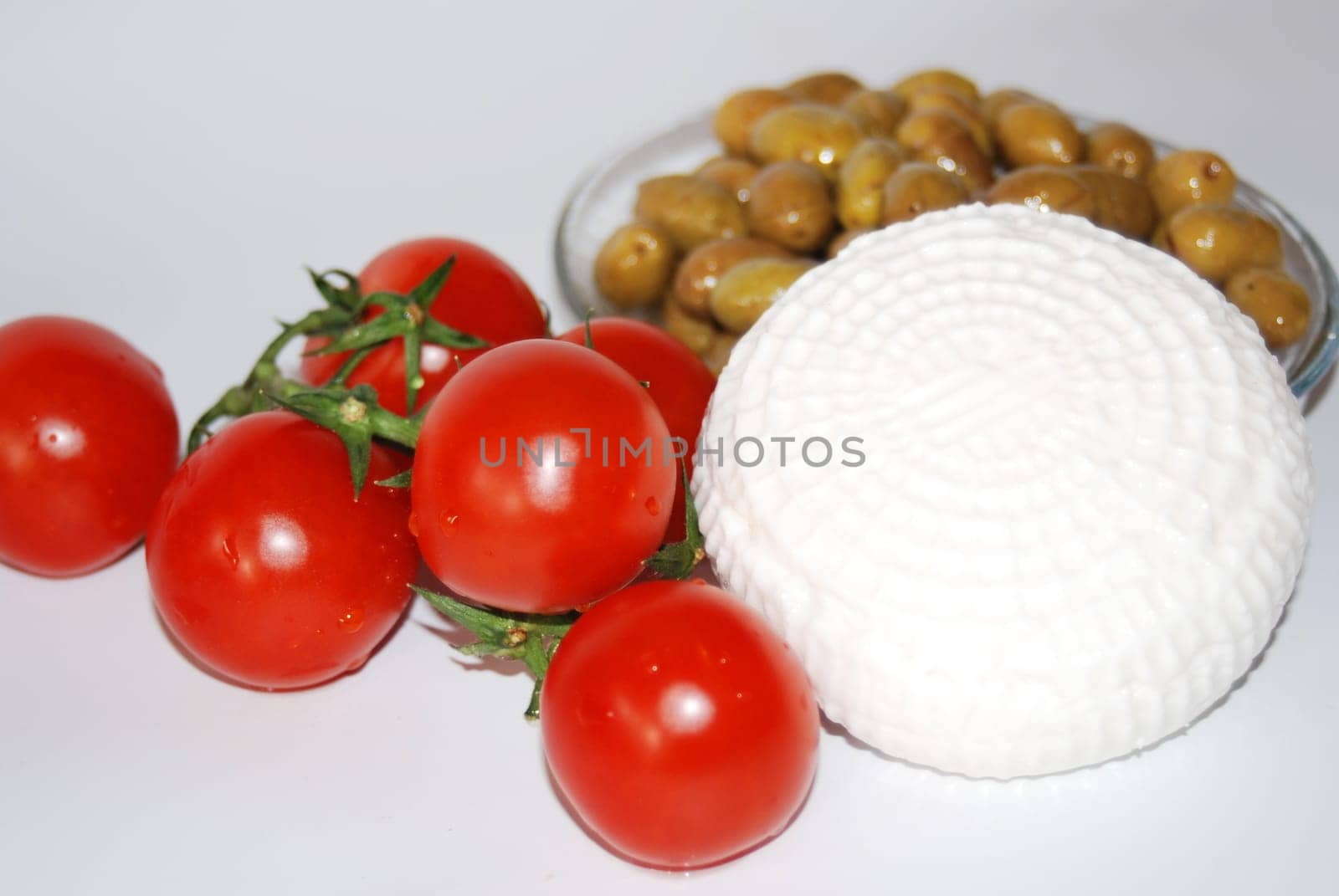 Cheese,Olives,Tomatoes