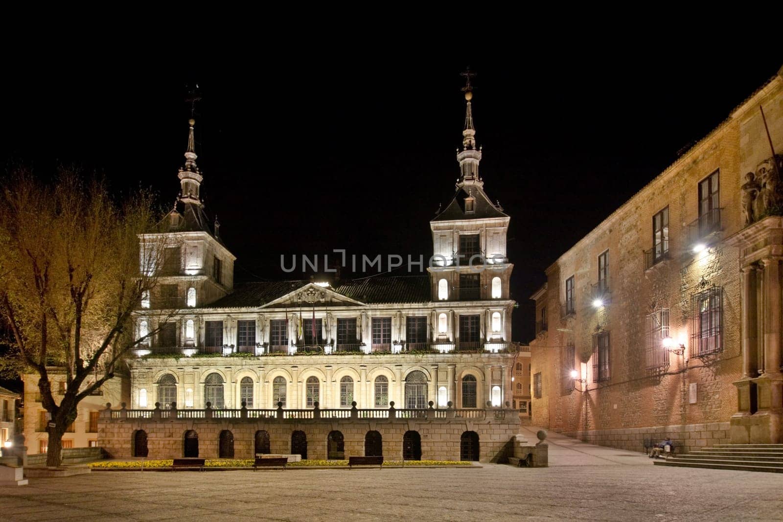 Toledo City Hall at night